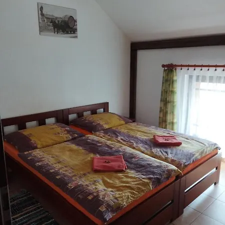 Vinny Sklep A U Vinohradu *